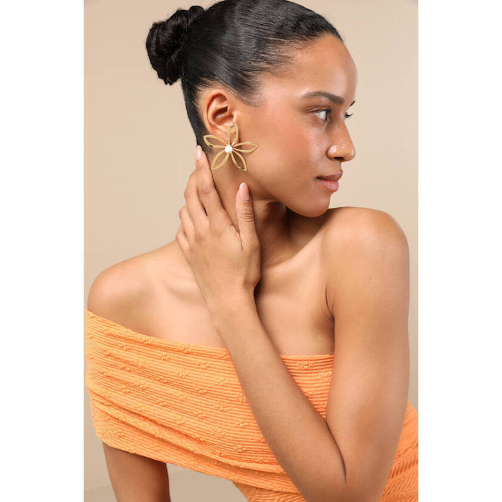 Lulus Frigila Gold Flower Statement Earrings - Size One Size